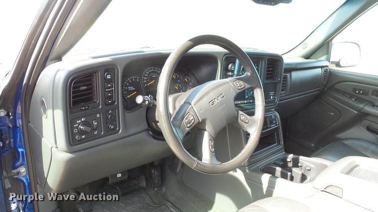 image for item DC0623 2004 GMC Sierra 1500 Ext. Cab pickup truck