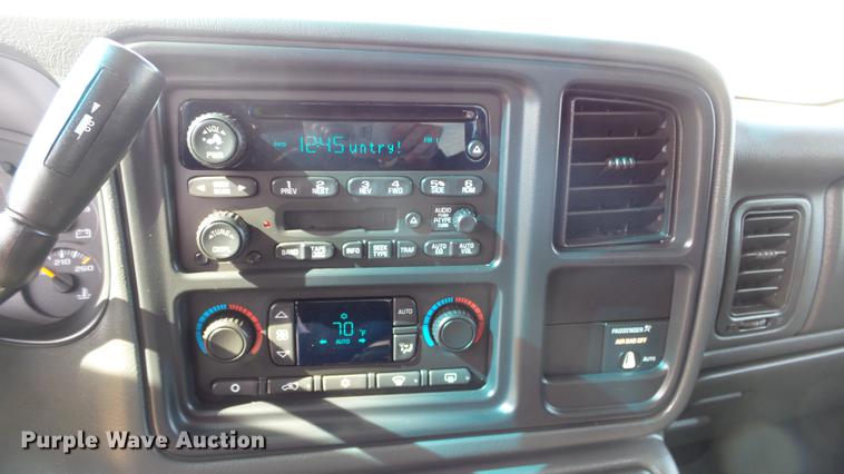 image for item DC0623 2004 GMC Sierra 1500 Ext. Cab pickup truck