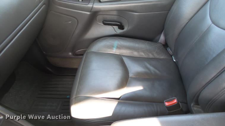 image for item DC0623 2004 GMC Sierra 1500 Ext. Cab pickup truck