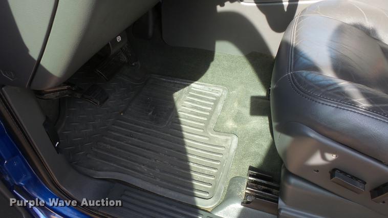 image for item DC0623 2004 GMC Sierra 1500 Ext. Cab pickup truck