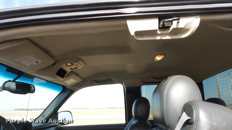 image for item DC0623 2004 GMC Sierra 1500 Ext. Cab pickup truck