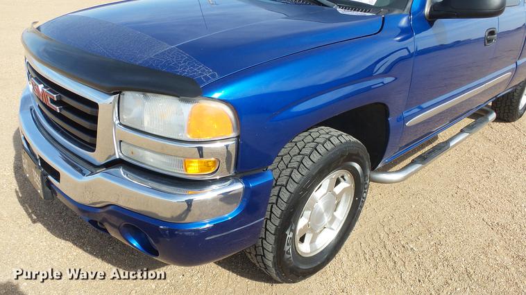 image for item DC0623 2004 GMC Sierra 1500 Ext. Cab pickup truck