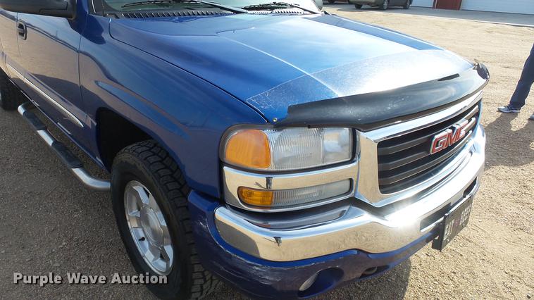 image for item DC0623 2004 GMC Sierra 1500 Ext. Cab pickup truck