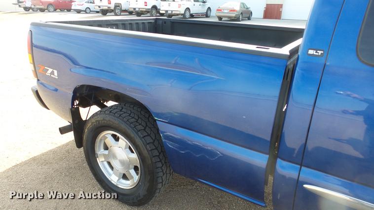 image for item DC0623 2004 GMC Sierra 1500 Ext. Cab pickup truck