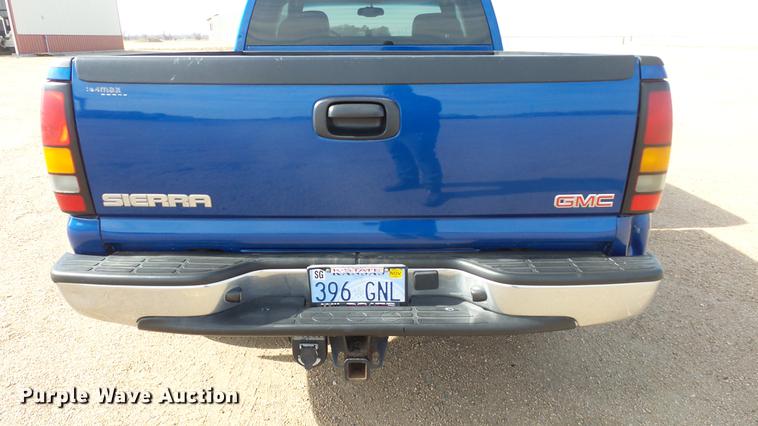 image for item DC0623 2004 GMC Sierra 1500 Ext. Cab pickup truck