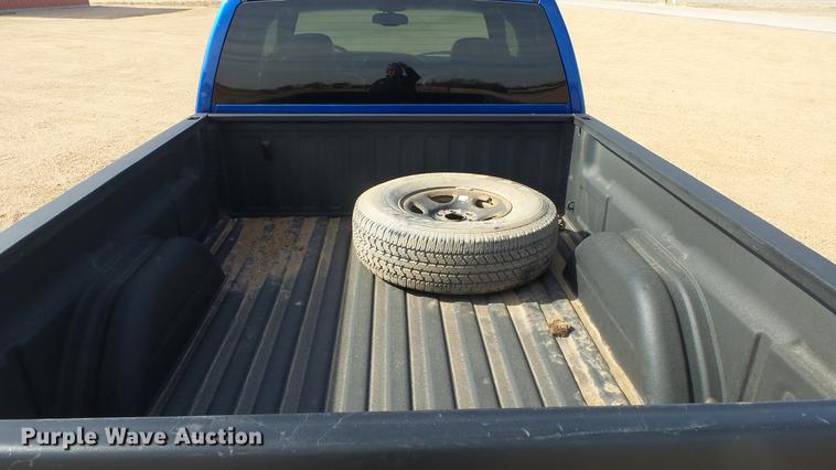 image for item DC0623 2004 GMC Sierra 1500 Ext. Cab pickup truck