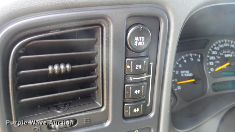 image for item DC0623 2004 GMC Sierra 1500 Ext. Cab pickup truck