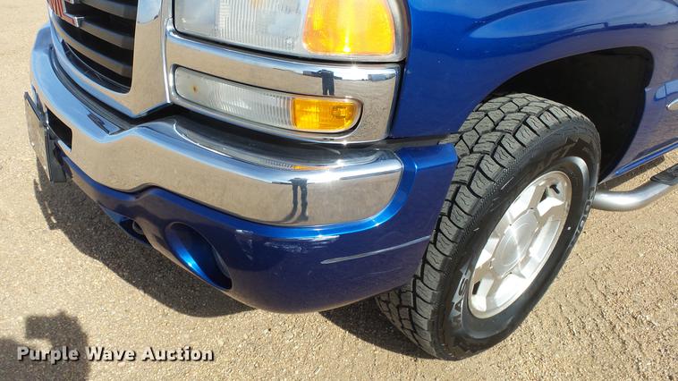 image for item DC0623 2004 GMC Sierra 1500 Ext. Cab pickup truck