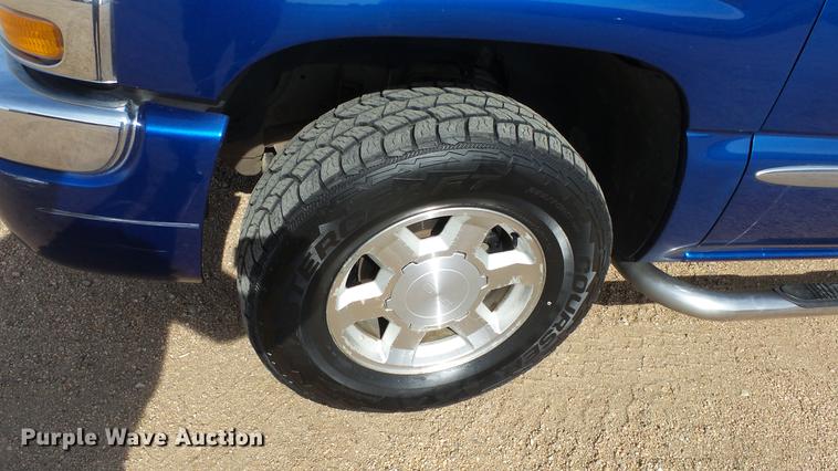 image for item DC0623 2004 GMC Sierra 1500 Ext. Cab pickup truck