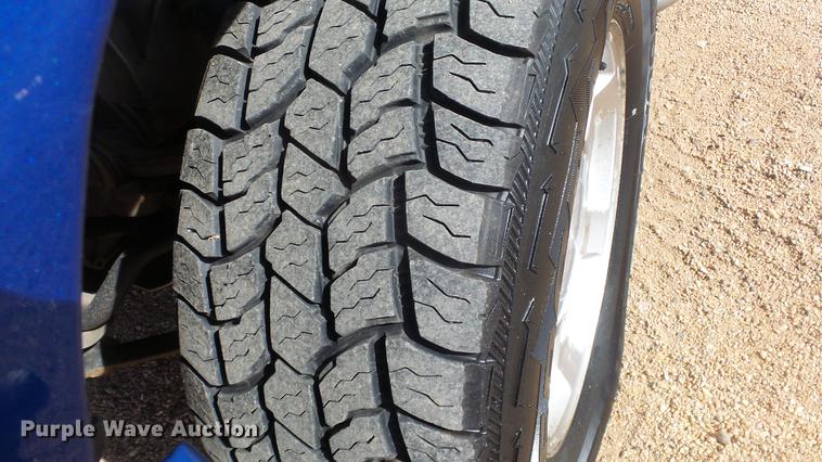 image for item DC0623 2004 GMC Sierra 1500 Ext. Cab pickup truck