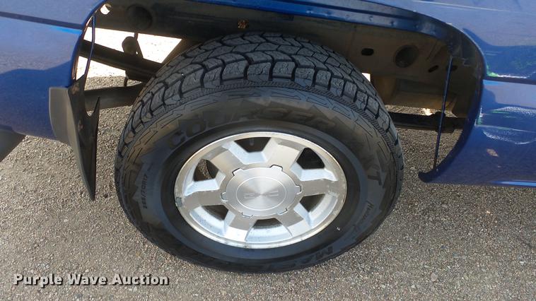 image for item DC0623 2004 GMC Sierra 1500 Ext. Cab pickup truck