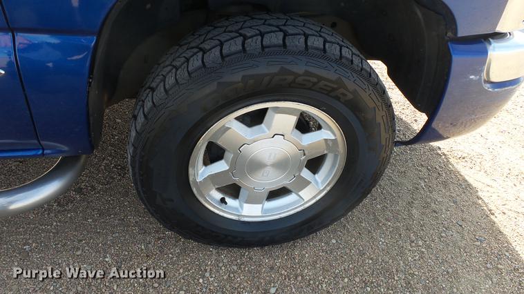 image for item DC0623 2004 GMC Sierra 1500 Ext. Cab pickup truck