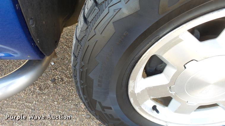 image for item DC0623 2004 GMC Sierra 1500 Ext. Cab pickup truck