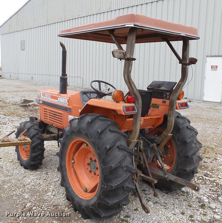 image for item DC5682 1990 Kubota L2850 4WD tractor