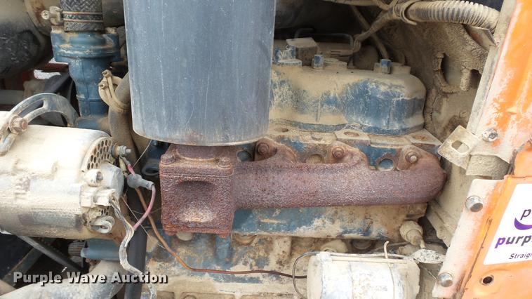 image for item DC5682 1990 Kubota L2850 4WD tractor