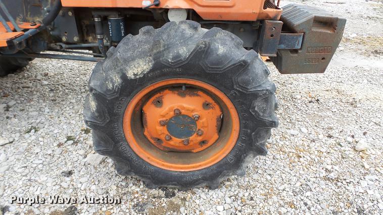image for item DC5682 1990 Kubota L2850 4WD tractor