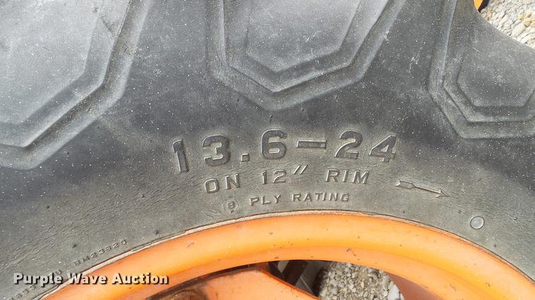 image for item DC5682 1990 Kubota L2850 4WD tractor