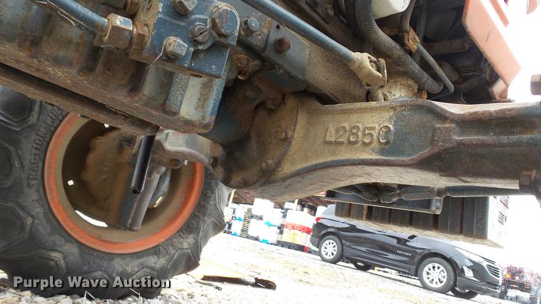 image for item DC5682 1990 Kubota L2850 4WD tractor