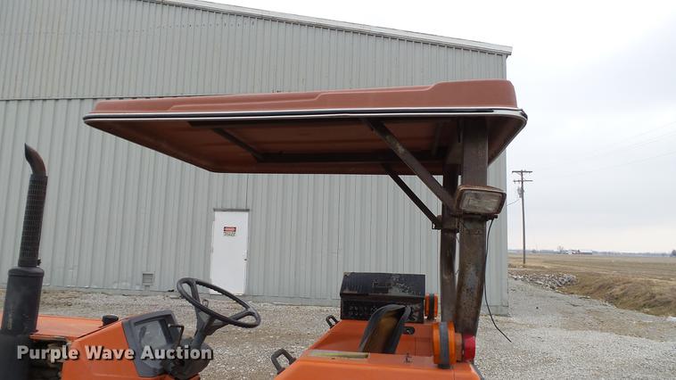 image for item DC5682 1990 Kubota L2850 4WD tractor