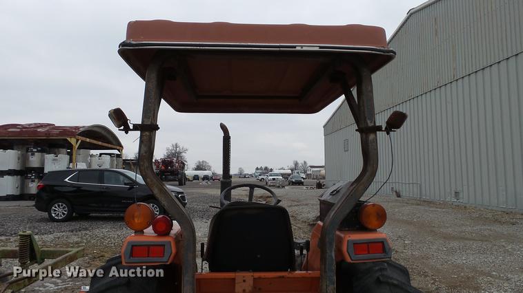 image for item DC5682 1990 Kubota L2850 4WD tractor