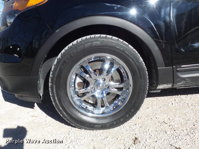 image for item DC7425 2013 Ford Explorer Police Interceptor SUV