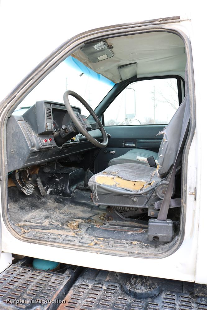 image for item DC7715 1995 GMC TopKick fuel truck