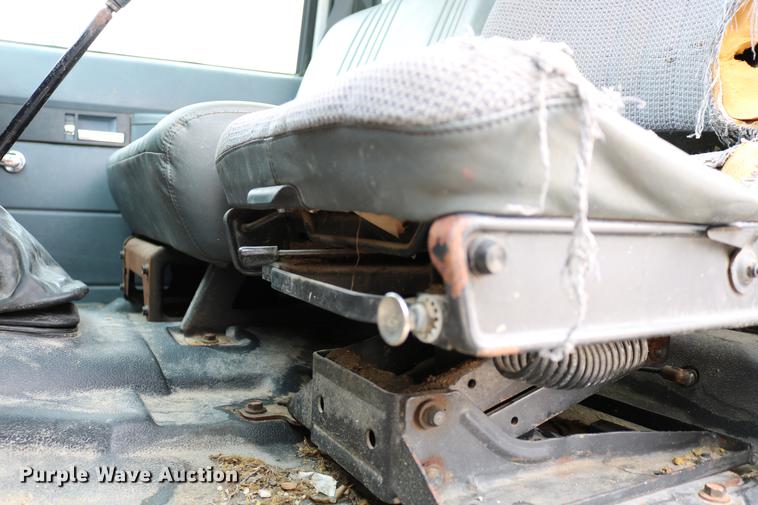 image for item DC7715 1995 GMC TopKick fuel truck