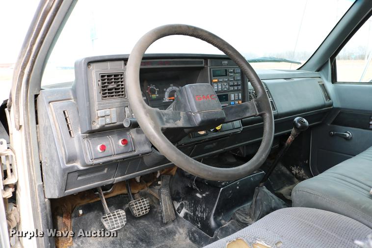 image for item DC7715 1995 GMC TopKick fuel truck