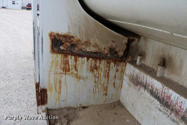 image for item DC7715 1995 GMC TopKick fuel truck