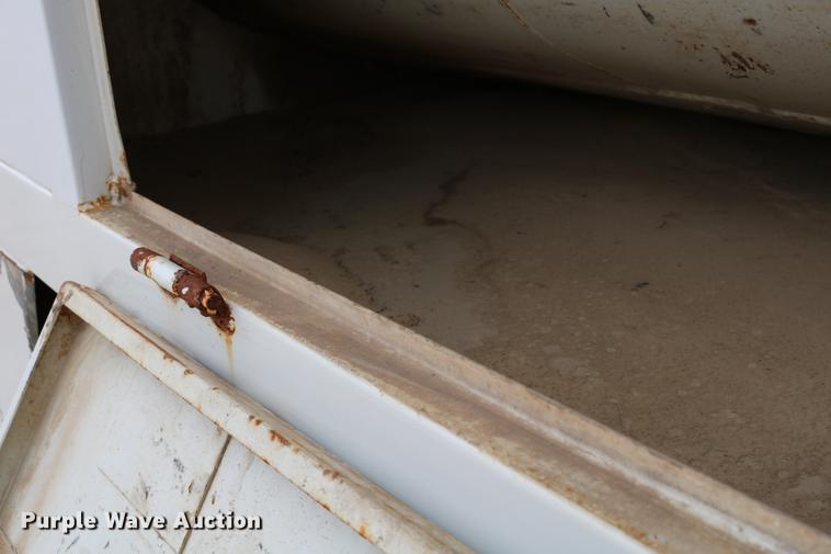 image for item DC7715 1995 GMC TopKick fuel truck