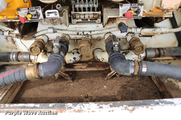 image for item DC7715 1995 GMC TopKick fuel truck