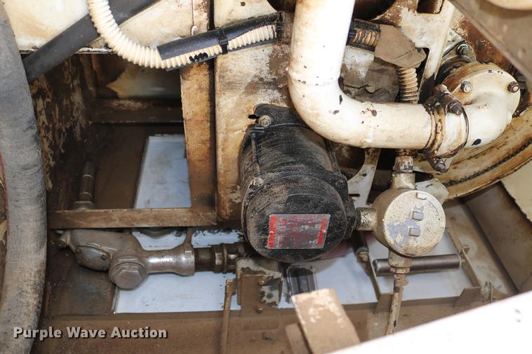 image for item DC7715 1995 GMC TopKick fuel truck