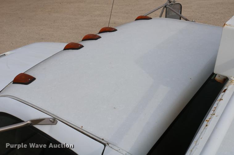 image for item DC7715 1995 GMC TopKick fuel truck