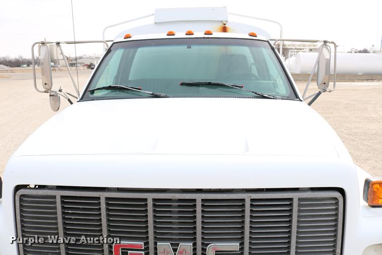 image for item DC7715 1995 GMC TopKick fuel truck