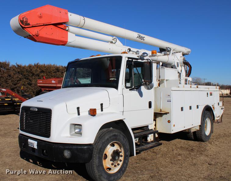 image for item DC7740 2000 Freightliner FL70 bucket truck