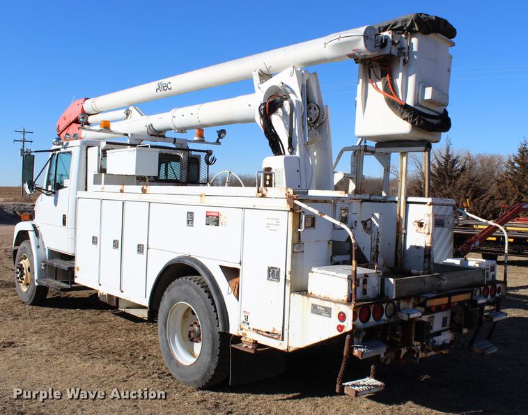 image for item DC7740 2000 Freightliner FL70 bucket truck