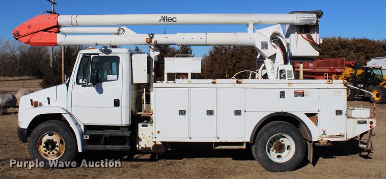 image for item DC7740 2000 Freightliner FL70 bucket truck
