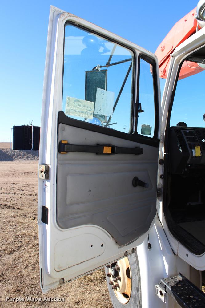 image for item DC7740 2000 Freightliner FL70 bucket truck