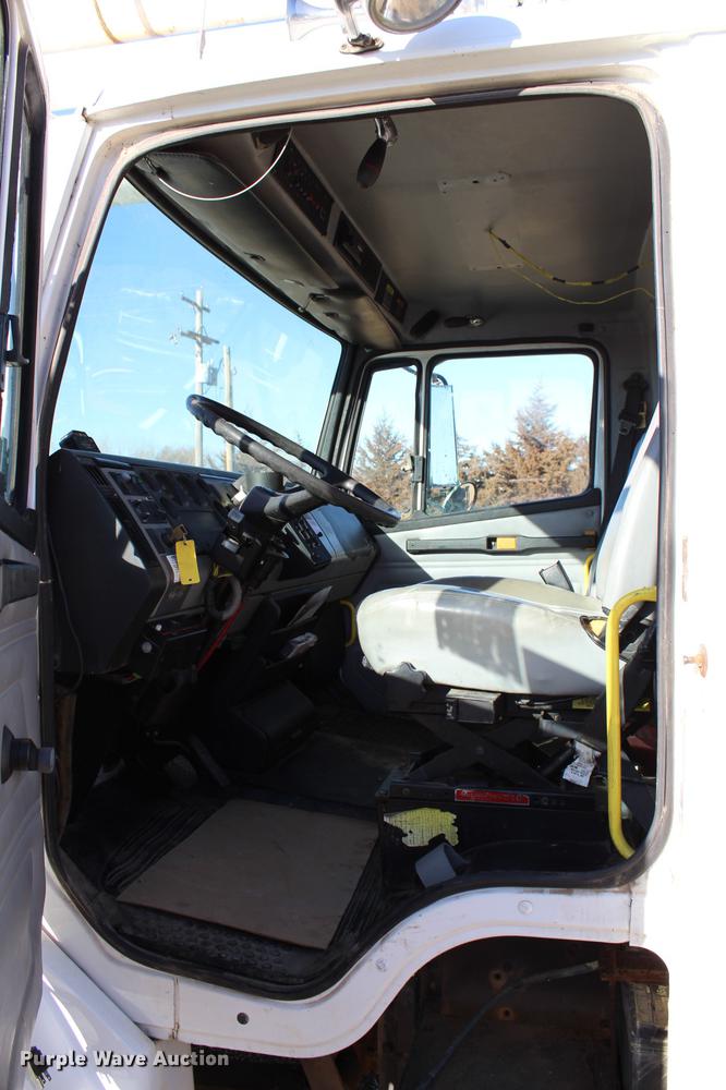 image for item DC7740 2000 Freightliner FL70 bucket truck