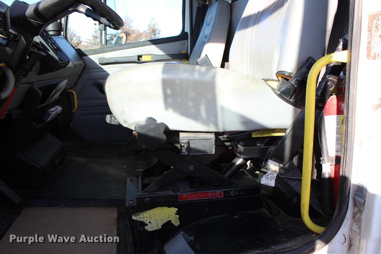 image for item DC7740 2000 Freightliner FL70 bucket truck