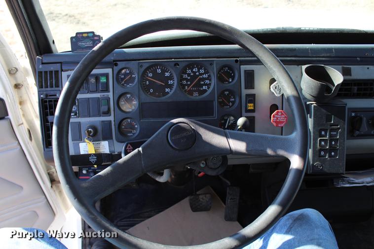 image for item DC7740 2000 Freightliner FL70 bucket truck