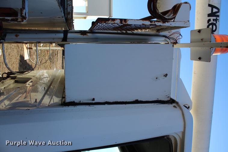 image for item DC7740 2000 Freightliner FL70 bucket truck