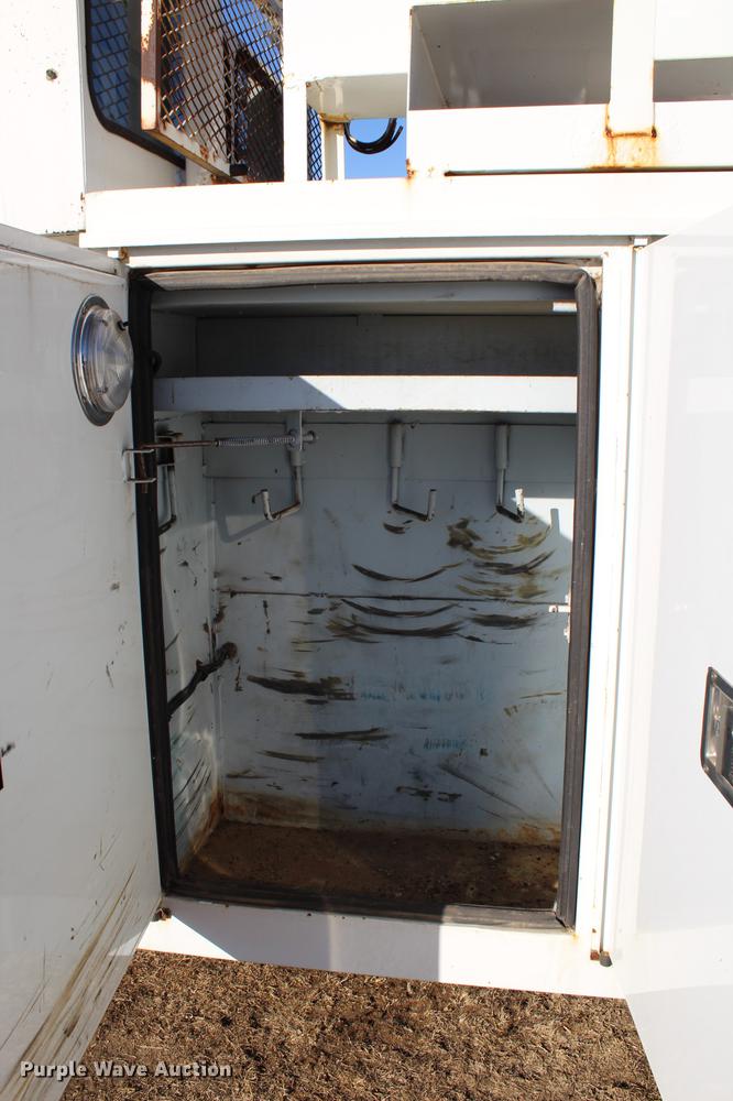 image for item DC7740 2000 Freightliner FL70 bucket truck