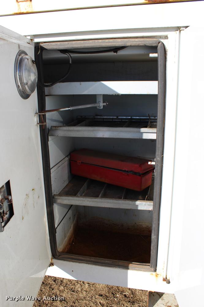 image for item DC7740 2000 Freightliner FL70 bucket truck