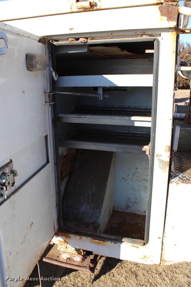 image for item DC7740 2000 Freightliner FL70 bucket truck