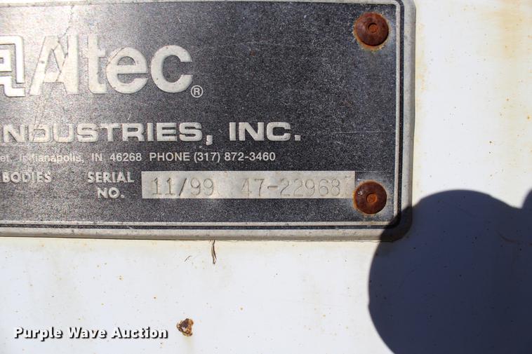 image for item DC7740 2000 Freightliner FL70 bucket truck