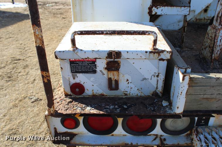 image for item DC7740 2000 Freightliner FL70 bucket truck