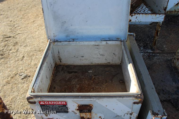 image for item DC7740 2000 Freightliner FL70 bucket truck