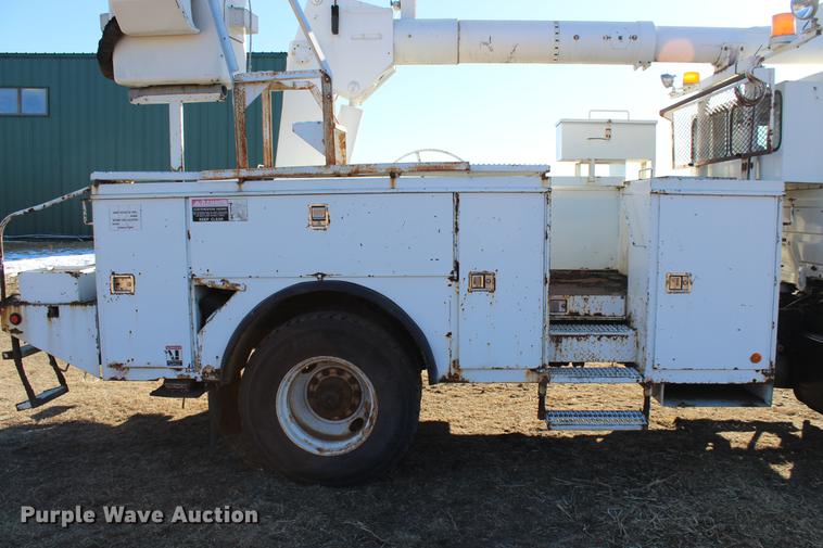 image for item DC7740 2000 Freightliner FL70 bucket truck