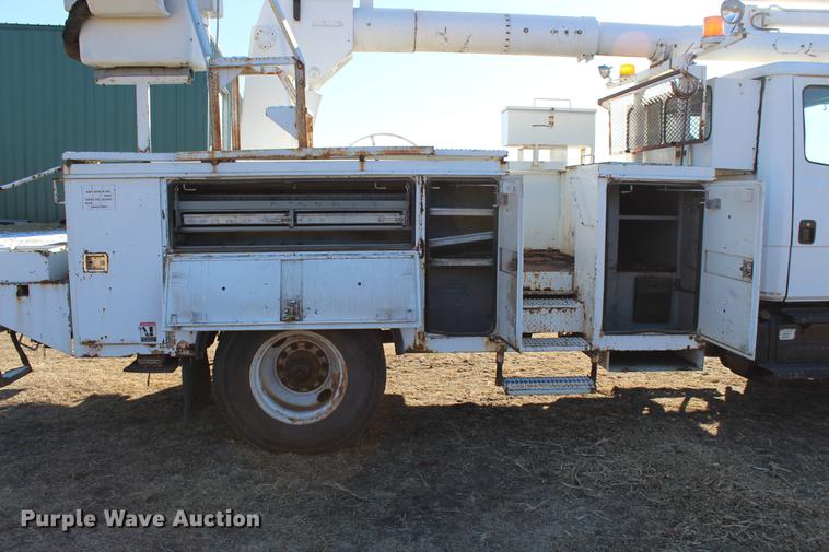 image for item DC7740 2000 Freightliner FL70 bucket truck